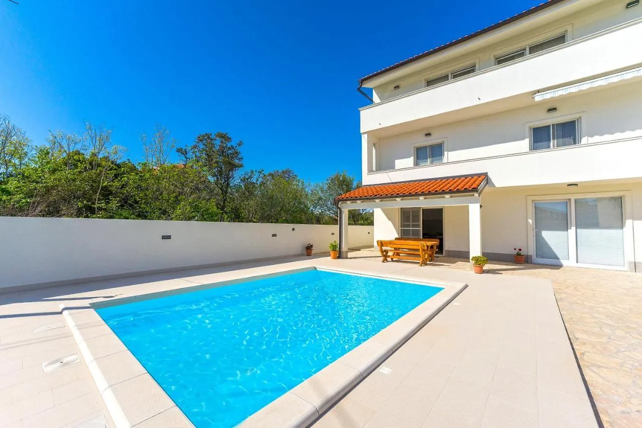 Villa Bianca - Apartment With Private Pool Privlaka